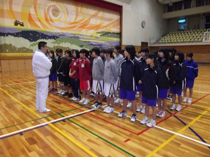 有田郡内女子中学生バスケットボールクリニック画像1